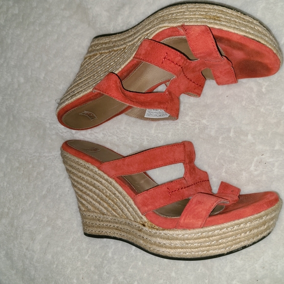 UGG Size 10 Red Suede Wedge Mule Sandals 👡 - Picture 2 of 7